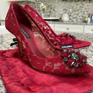 DOLCE&GABBANA Swarovski crystal lace pumps